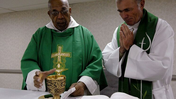 Chistes de Curas y Religión: El Humor Espiritual