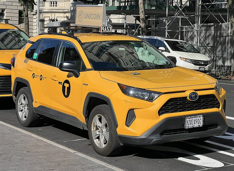 yellow taxi cab city