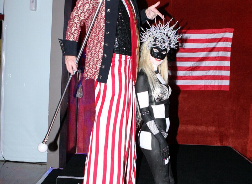 men friends bar drinking